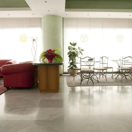 Hotel Thema Рока Сан Джовани Екстериор снимка