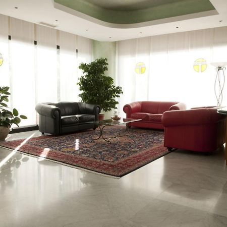 Hotel Thema Рока Сан Джовани Екстериор снимка