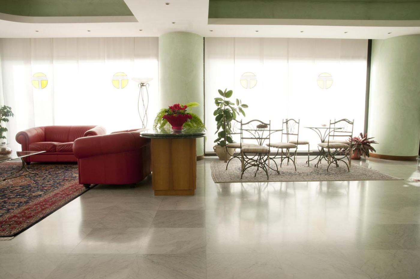 Hotel Thema Рока Сан Джовани Екстериор снимка